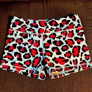 IAB women’s size medium shorts